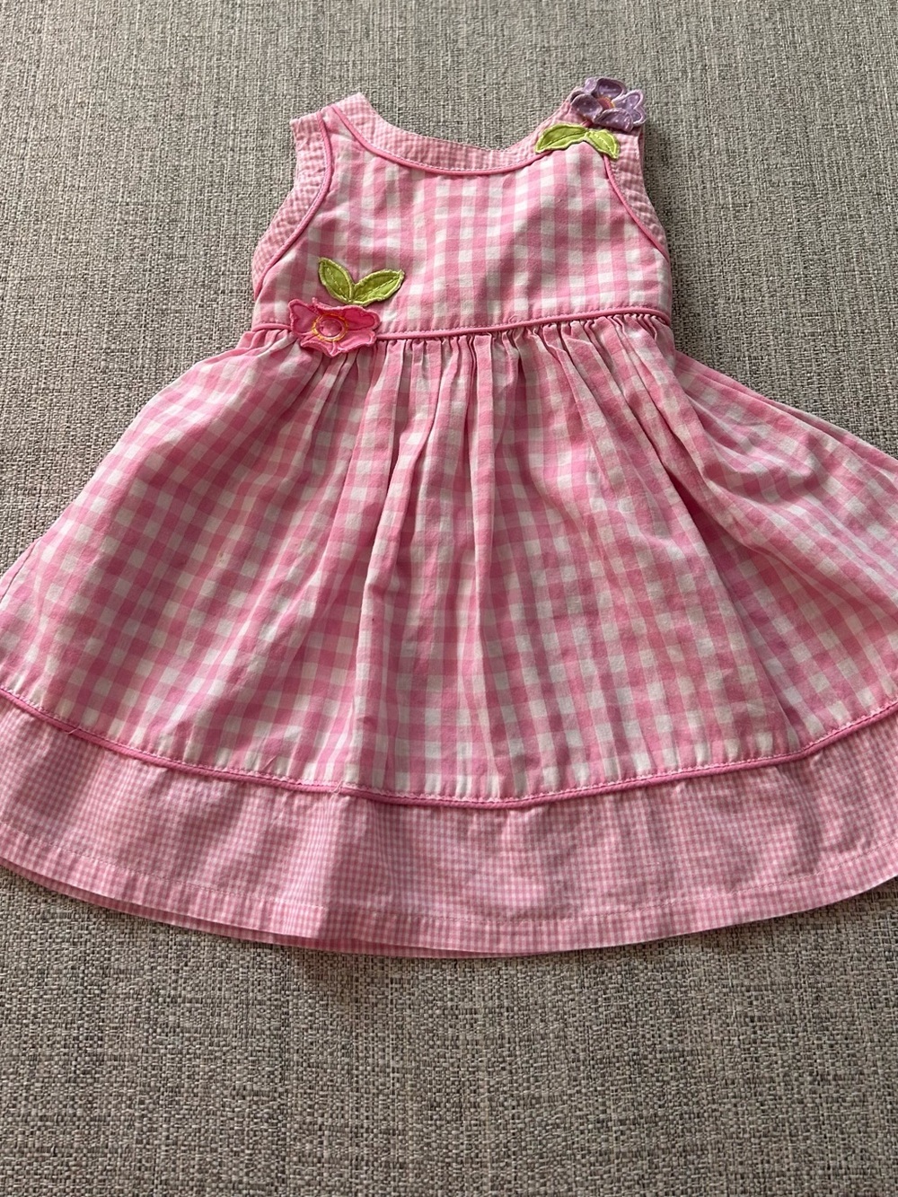 Wonderkids Pink Gingham Toddler Dress with Floral Appliqués. Size 18M